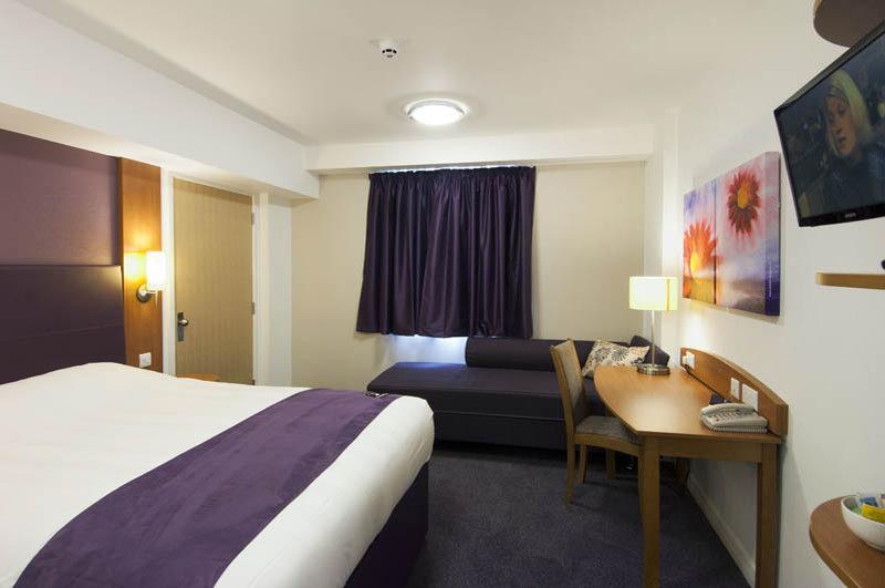 Premier Inn Runcorn Exterior photo